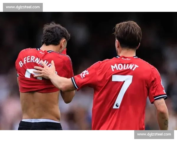 曼联新赛季锋线重组：库尼亚、姆贝乌莫领衔，新 9 号引援加速