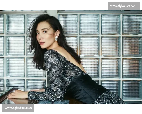 宋佳携新作惊艳亮相展现独特魅力引领当代女性时尚风潮